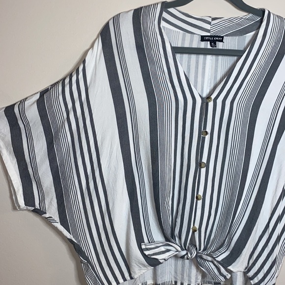Style Envy Grey/White Striped Short Sleeve Shirt - Picture 3 of 5